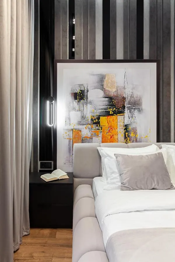 Dream Apartament On Drahomanova Street Lviv 0*,